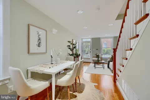 Dining - 3301 Clyde St, Baltimore, MD 21224 photo 2 of 3