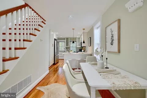 Entry Way - 3301 Clyde St, Baltimore, MD 21224 photo 3 of 8