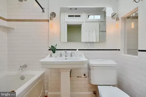 Bath - 3301 Clyde St, Baltimore, MD 21224 photo 1 of 8