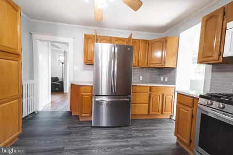 Entry Way - 6419 Sefton Ave, Baltimore, MD 21214 photo 2 of 3