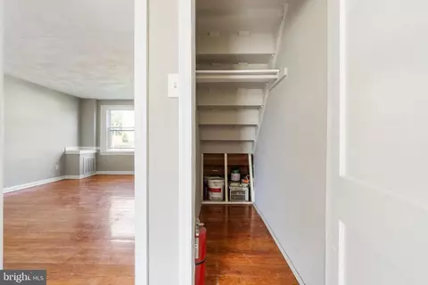 Entry Way - 3025 Mardel Ave, Baltimore, MD 21230 photo 2 of 5