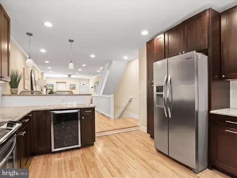 Entry Way - 607 S Clinton St, Baltimore, MD 21224 photo 2 of 4