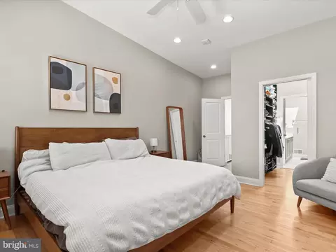 Bedroom - 607 S Clinton St, Baltimore, MD 21224 photo 3 of 5