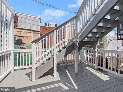 Exterior - 607 S Clinton St, Baltimore, MD 21224 photo 3 of 11