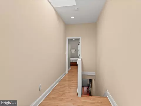 Entry Way - 607 S Clinton St, Baltimore, MD 21224 photo 3 of 4
