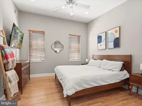 Bedroom - 607 S Clinton St, Baltimore, MD 21224 photo 2 of 5