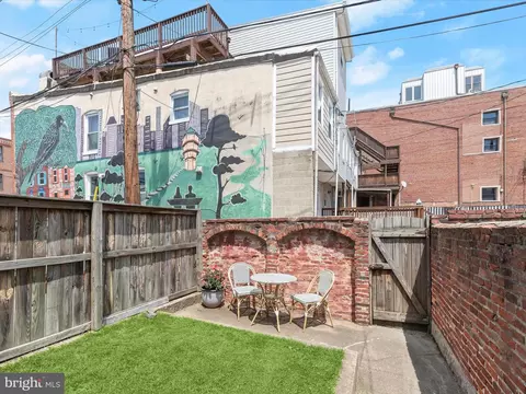 Exterior - 607 S Clinton St, Baltimore, MD 21224 photo 8 of 11
