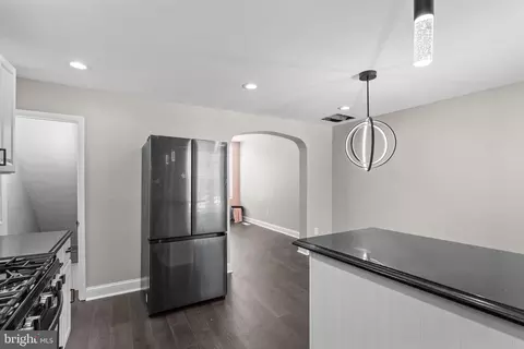 Entry Way - 3430 Elmley Ave, Baltimore, MD 21213 photo 3 of 3