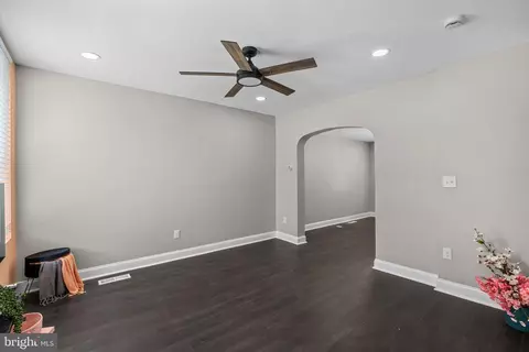 Entry Way - 3430 Elmley Ave, Baltimore, MD 21213 photo 1 of 3