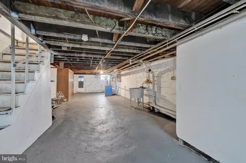 Entry Way - 404 Cornwall St, Baltimore, MD 21224 photo 2 of 2