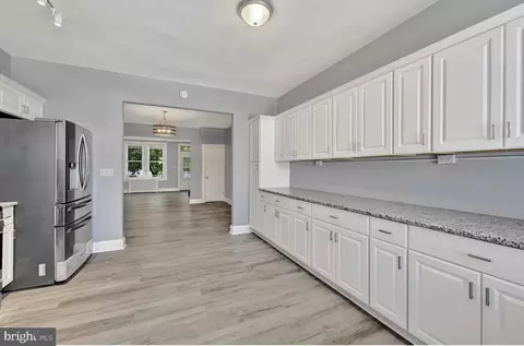 Entry Way - 404 Cornwall St, Baltimore, MD 21224 photo 1 of 2