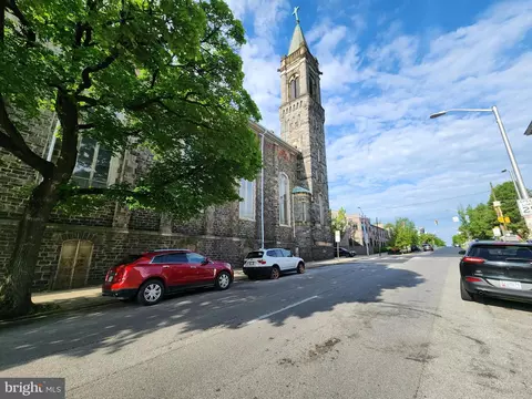 121 N Mount St, Baltimore, MD 21223 photo 4