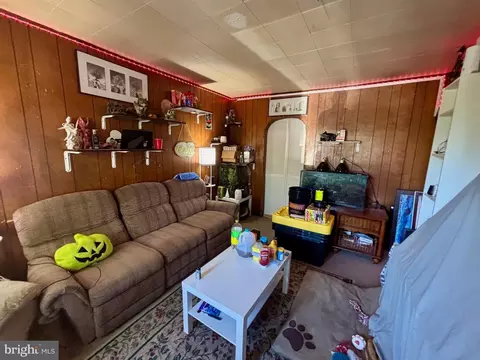 806 Quail St, Baltimore, MD 21224 photo 3