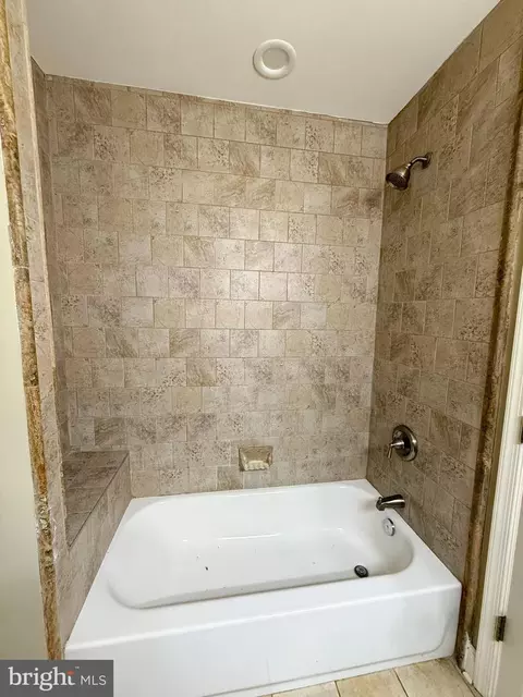 2048 E Fayette St, Baltimore, MD 21231 photo 16