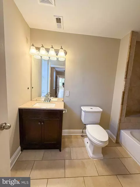 2048 E Fayette St, Baltimore, MD 21231 photo 22