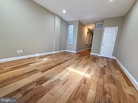 2048 E Fayette St, Baltimore, MD 21231 photo 3