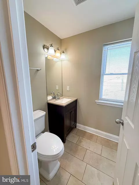 2048 E Fayette St, Baltimore, MD 21231 photo 28