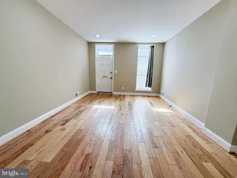 2048 E Fayette St, Baltimore, MD 21231 photo 4