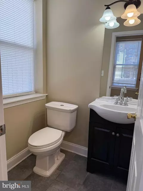 2048 E Fayette St, Baltimore, MD 21231 photo 13