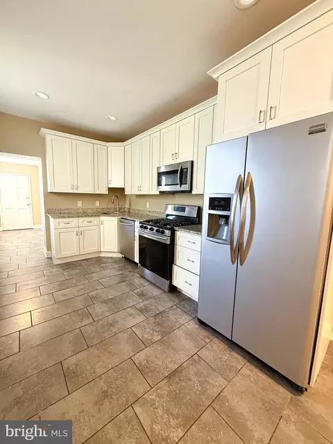 2048 E Fayette St, Baltimore, MD 21231 photo 7