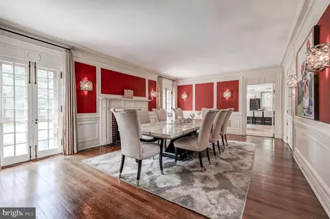 Dining - 3 Whitfield Rd, Baltimore, MD 21210 photo 2 of 3