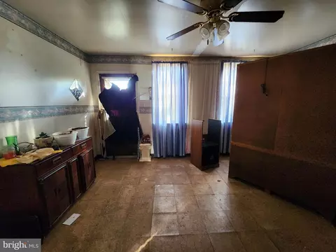 Entry Way - 933 N Stricker St, Baltimore, MD 21217 photo 1 of 7