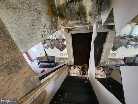 Entry Way - 933 N Stricker St, Baltimore, MD 21217 photo 3 of 7