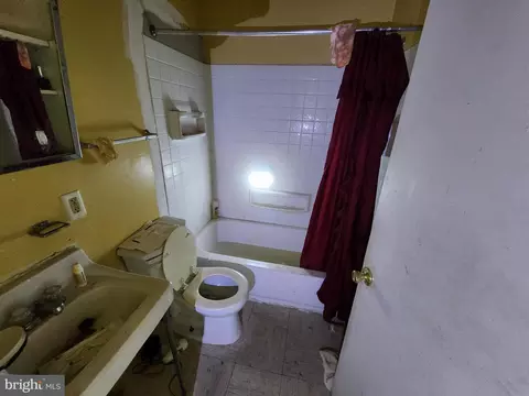 Bath - 737 E 23rd St, Baltimore, MD 21218 photo 1 of 1