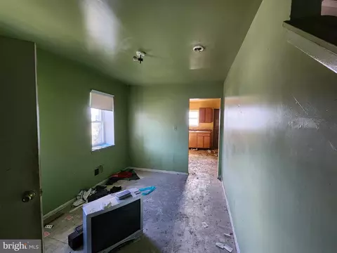 Living - 737 E 23rd St, Baltimore, MD 21218 photo 1 of 2