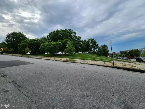 2100 E Hoffman St, Baltimore, MD 21213 photo 4