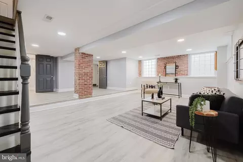4246 Parkside Dr, Baltimore, MD 21206 photo 13