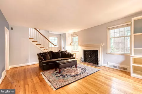 Living - 501 Wingate Rd, Baltimore, MD 21210 photo 1 of 2