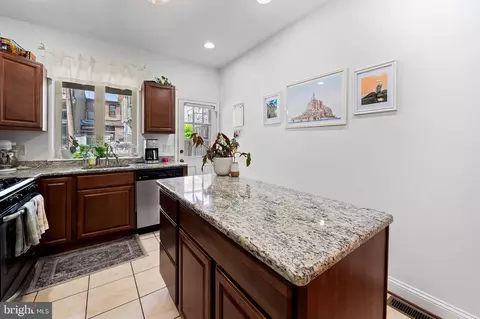 Kitchen - 508 S Luzerne Ave, Baltimore, MD 21224 photo 2 of 3