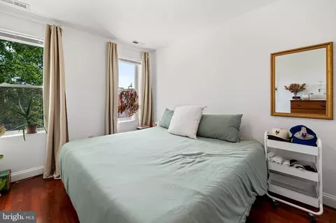 Bedroom - 508 S Luzerne Ave, Baltimore, MD 21224 photo 4 of 5