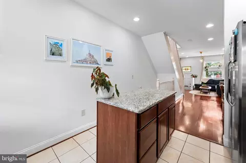 Entry Way - 508 S Luzerne Ave, Baltimore, MD 21224 photo 2 of 3
