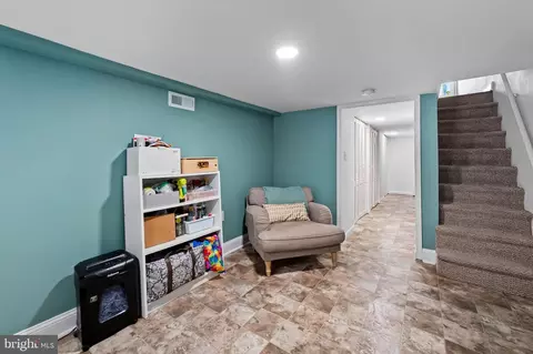 Entry Way - 508 S Luzerne Ave, Baltimore, MD 21224 photo 3 of 3
