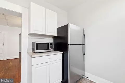 Entry Way - 700 E 36th St, Baltimore, MD 21218 photo 3 of 4