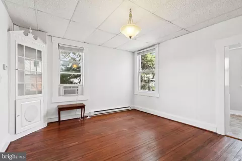 Living - 700 E 36th St, Baltimore, MD 21218 photo 4 of 5