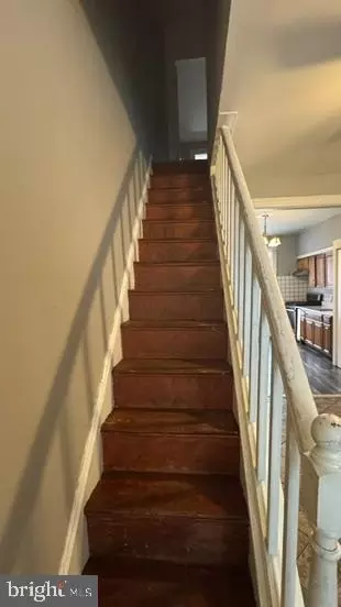 Entry Way - 425 Streeper St N, Baltimore, MD 21224 photo 7 of 16