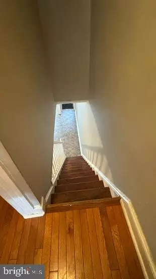 Entry Way - 425 Streeper St N, Baltimore, MD 21224 photo 13 of 16