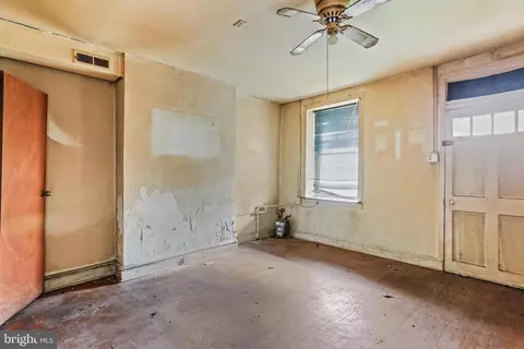 Living - 3653 Ash St, Baltimore, MD 21211 photo 2 of 2