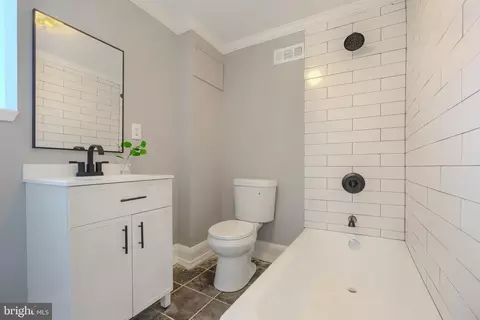 Bath - 3723 Frankford Ave, Baltimore, MD 21206 photo 2 of 5