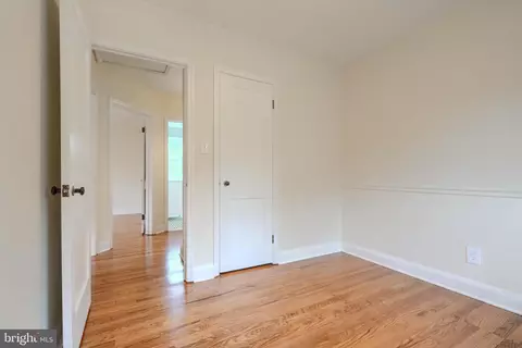 Entry Way - 3723 Frankford Ave, Baltimore, MD 21206 photo 3 of 5