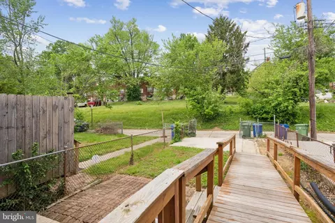 Exterior - 558 Lucia Ave, Baltimore, MD 21229 photo 1 of 2