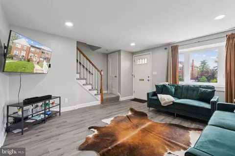 Entry Way - 558 Lucia Ave, Baltimore, MD 21229 photo 1 of 4