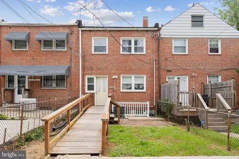 Exterior - 558 Lucia Ave, Baltimore, MD 21229 photo 2 of 2
