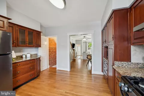 Entry Way - 5 N Potomac, Baltimore, MD 21224 photo 1 of 2
