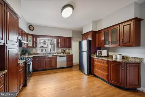 Kitchen - 5 N Potomac, Baltimore, MD 21224 photo 2 of 4