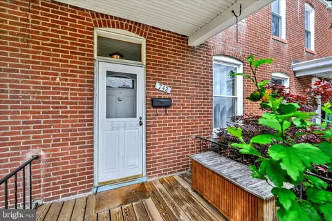 742 E 37th St, Baltimore, MD 21218
