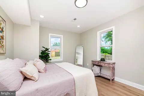 Bedroom - 5611 Pilgrim Rd, Baltimore, MD 21214 photo 2 of 5